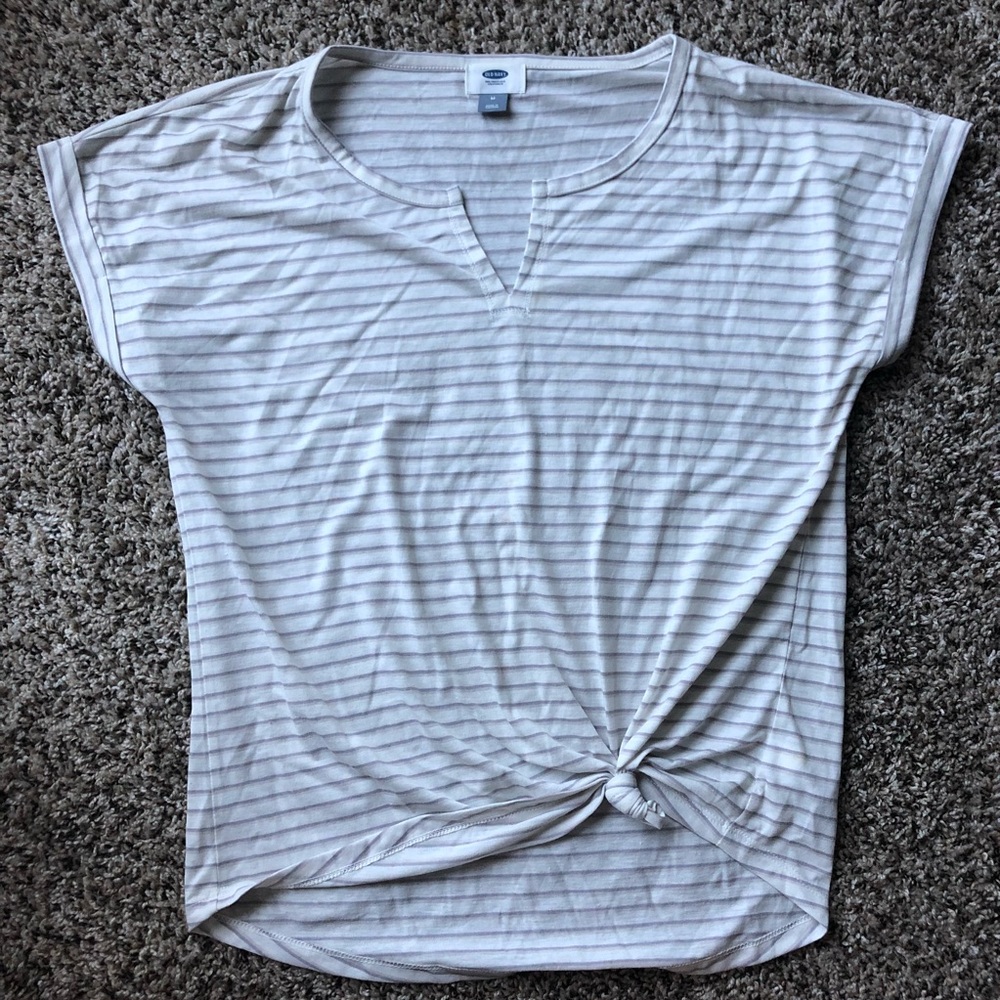 Medium Old Navy Light purple Stripped T-shirt